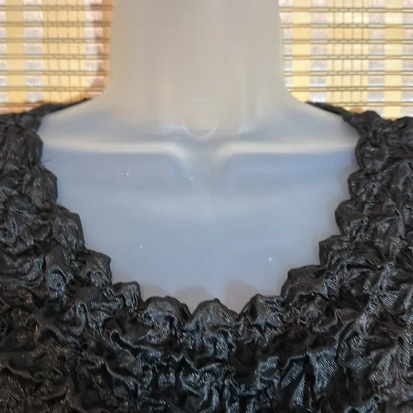 Vintage Y2K Black Cropped Silk Feel Stretchy Ruffled Short Sleeve Popcorn Shirt - Picture 8 of 14